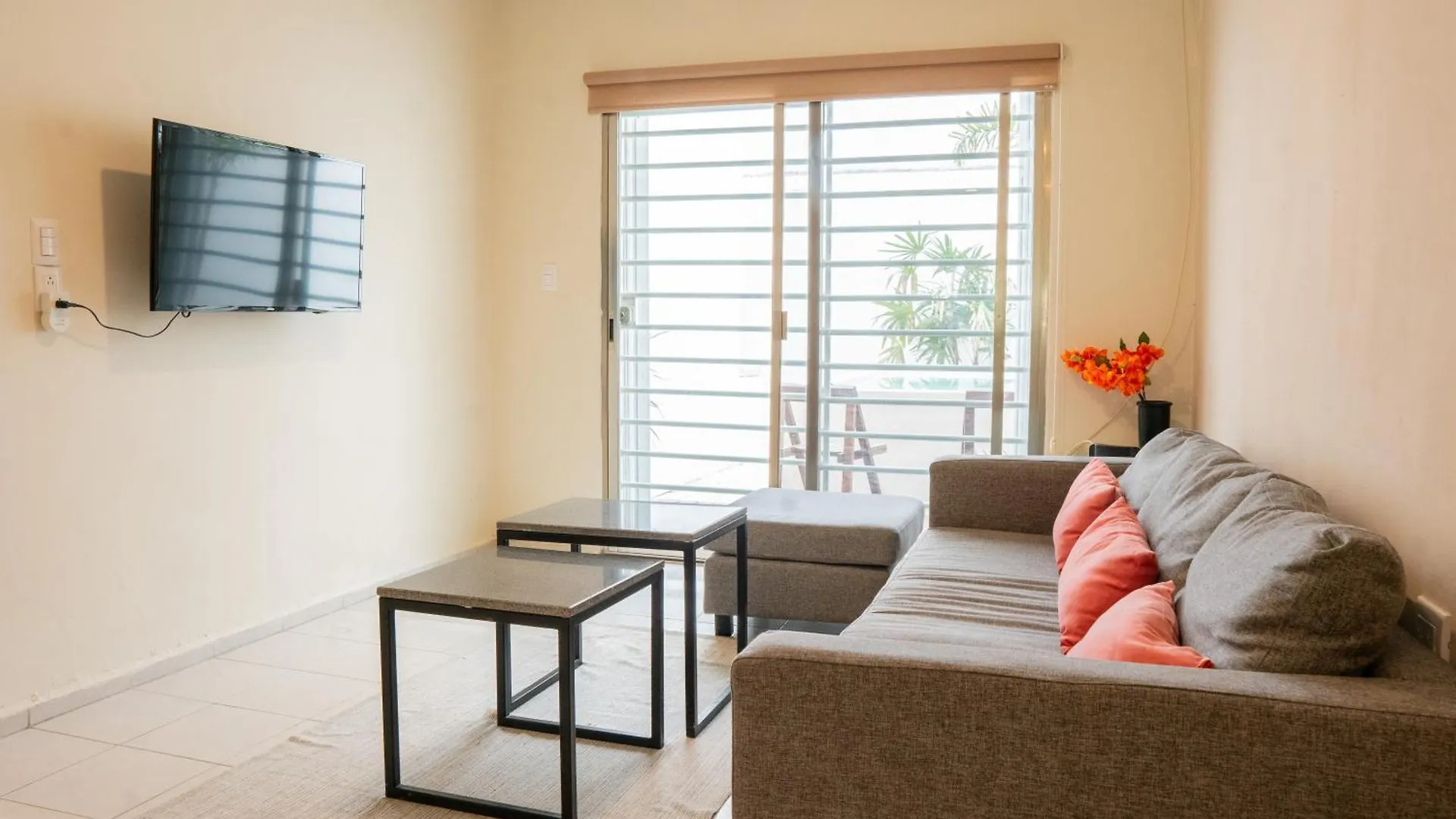 Amplia Casa Con 3 Habitaciones Para Hospedaje Chetumal